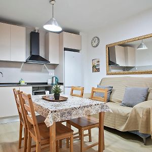 Beautiful Apartment In Las Ramblas Barcelona 6Pax